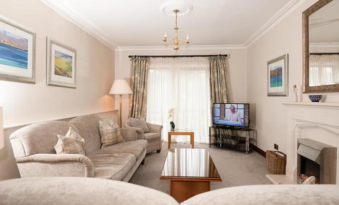 With a separate Lounge Area, the Brecon Suite is that perfect home from home